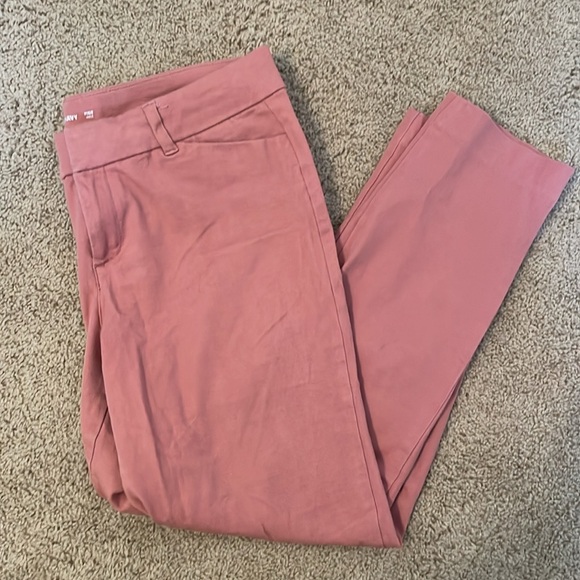 Old Navy Pixie Ankle Pants - Picture 3 of 7